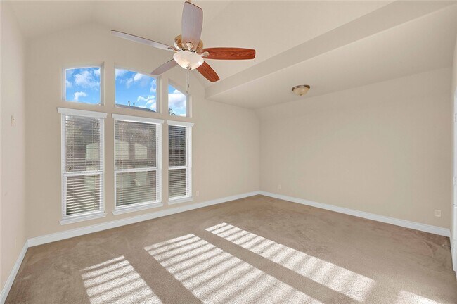 Building Photo - 28011 Hallimore Dr