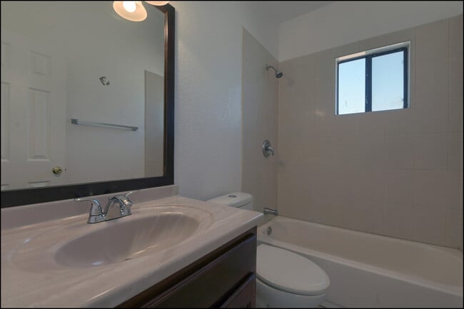 Building Photo - 695 Bluff Canyon Cir
