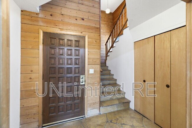 Building Photo - 1410 Inverrary Way