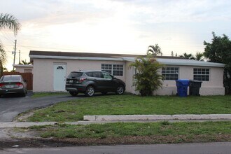 Building Photo - 3-Bed, 2-Bath Single-Family Home in Hollywood!