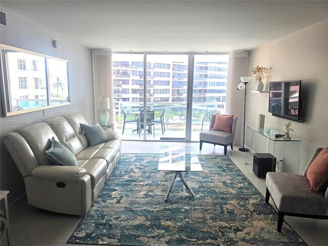 Building Photo - 5161 Collins Ave