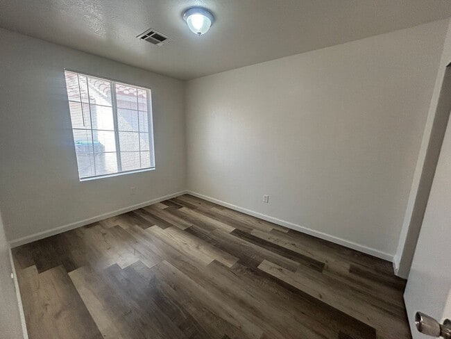 Building Photo - 5521 Ramirez St