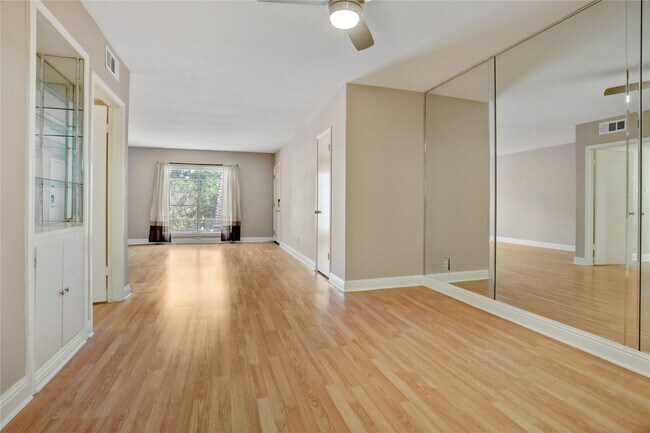 Building Photo - 1807 Stoney Brook Dr