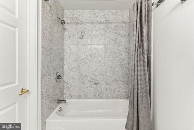 Building Photo - 1500 Chestnut St