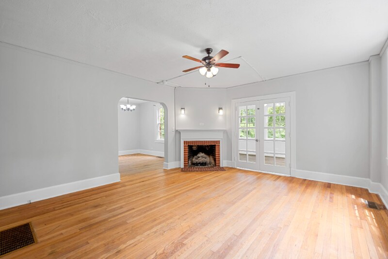 Building Photo - 512 N Thomas Rd