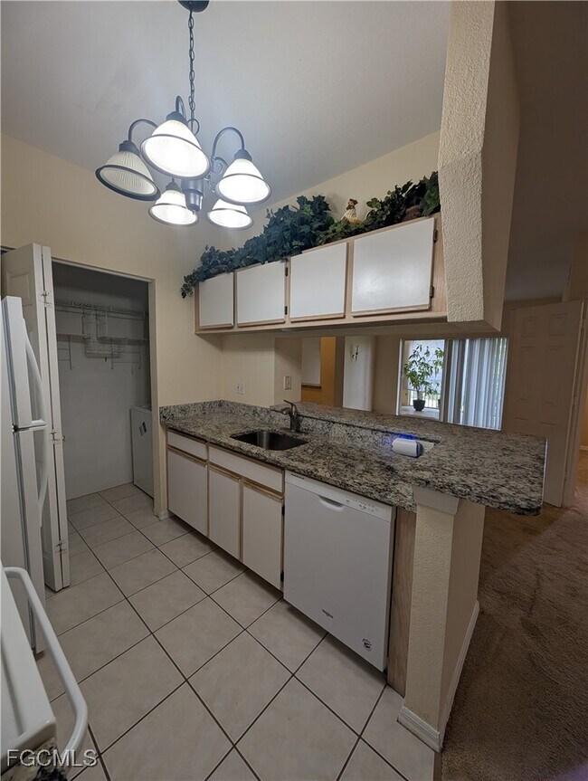 Building Photo - 6481 Aragon Way