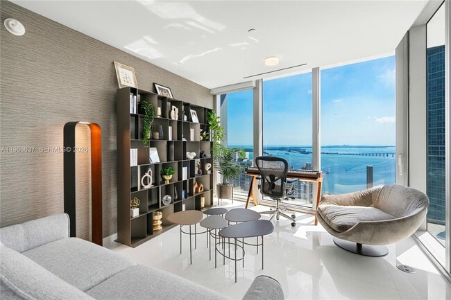 Building Photo - 300 Biscayne Blvd Way