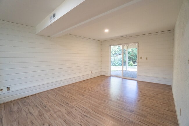 Building Photo - 16255 NE 165th St