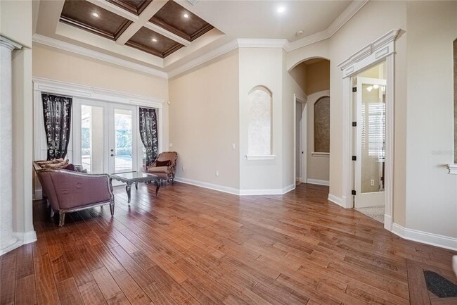 Building Photo - 6658 Cres Woods Cir