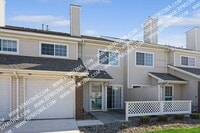 Building Photo - 1321 SE Delaware Ave