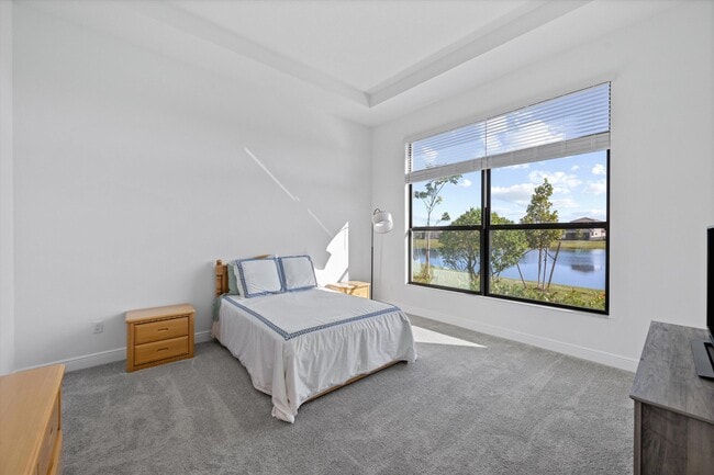 Building Photo - 4823 St Armands Way