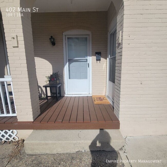 Building Photo - 3 Bedroom / 1 bathroom Home in Hellertown!!