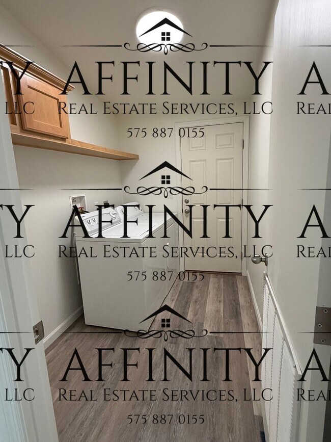 Building Photo - Three bedroom home