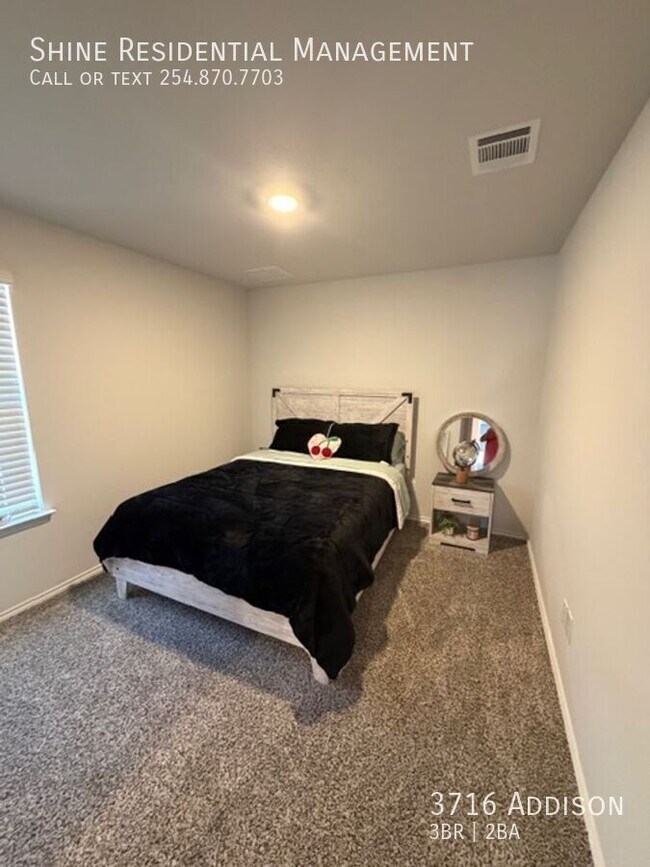 Building Photo - 3716 Addison-