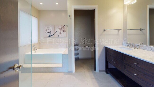 Building Photo - 15460 Weather Rock Way