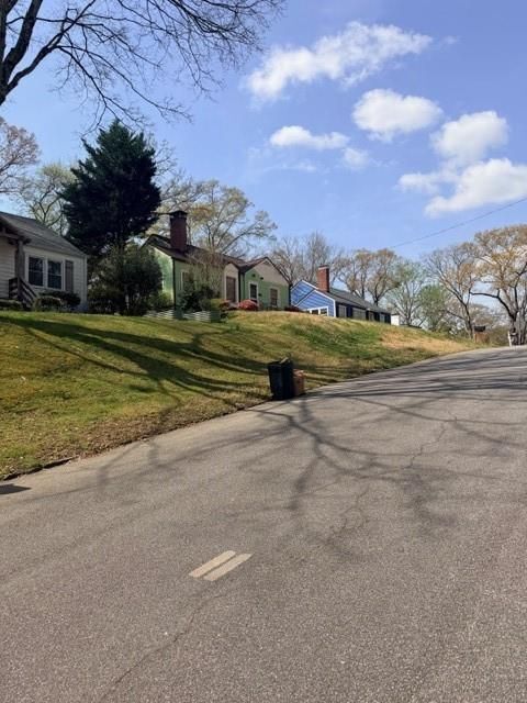 Building Photo - 1923 Thompson Ave