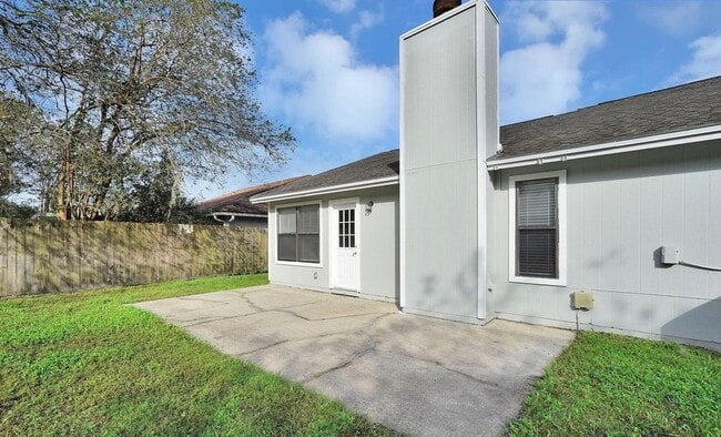 Building Photo - 466 Moby Dick Dr S