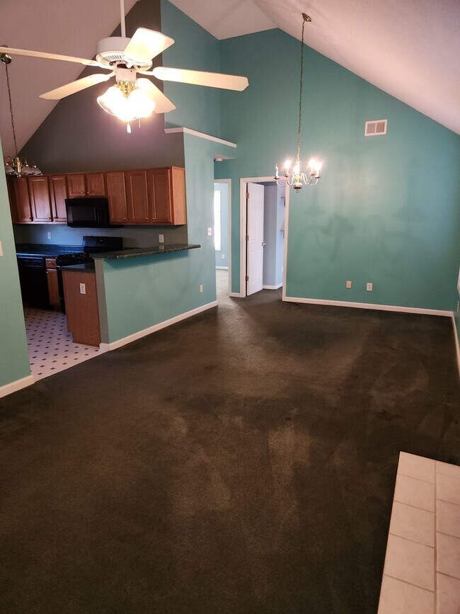 Building Photo - Great West Georgia Rental