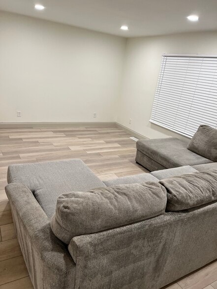 Building Photo - 1930 Elna Kay Dr