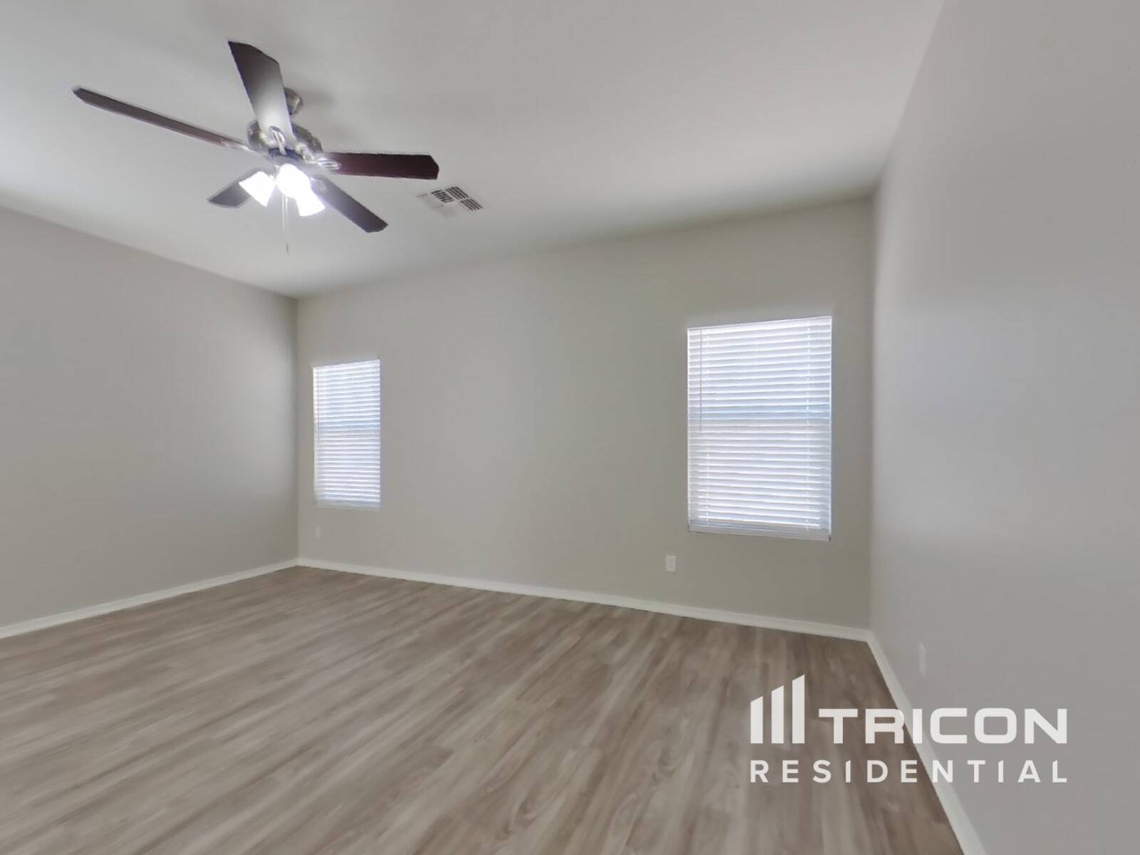 Building Photo - 15441 W Cameron Dr