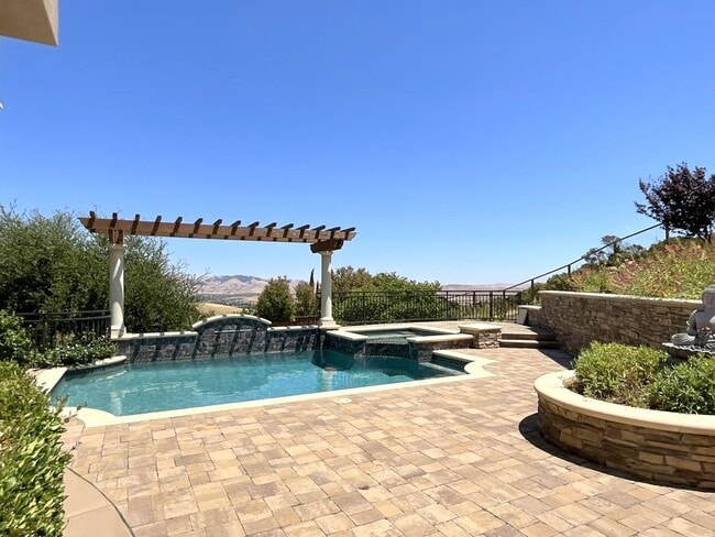 Building Photo - Luxurious & Sought After Home In The Bucolic Hills Of Gated Norris Canyon Estates !