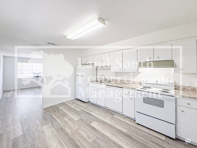 Building Photo - 1703 King Ave