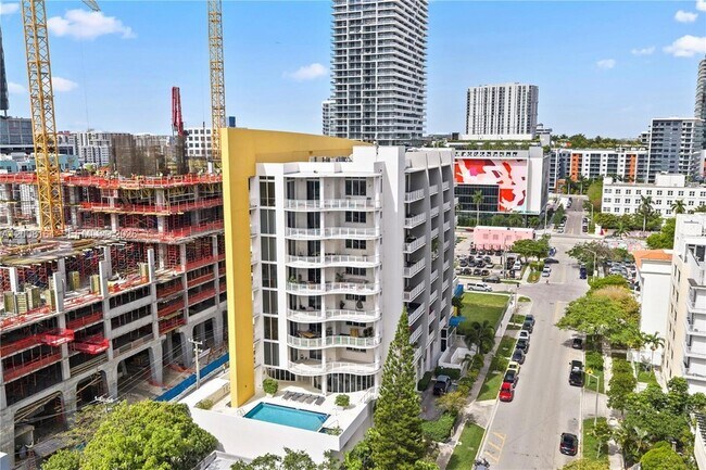 Building Photo - 444 NE 30th St