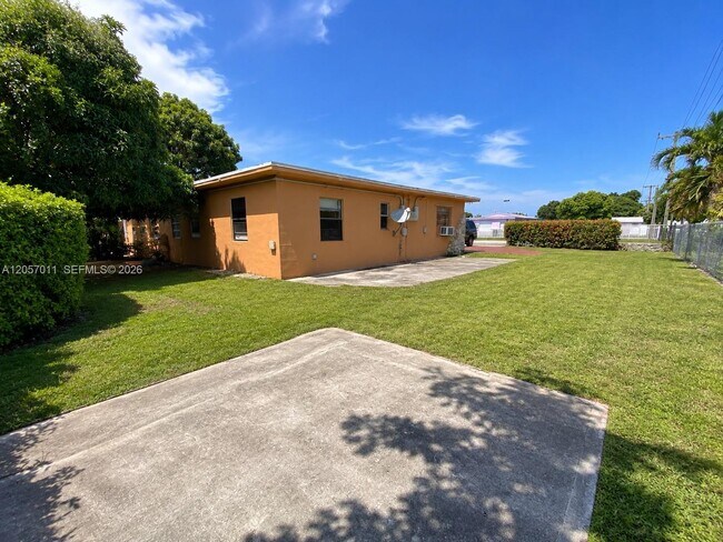 Building Photo - 10200 SW 171st St