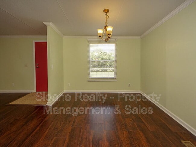 Building Photo - 3184 Sanders Rd
