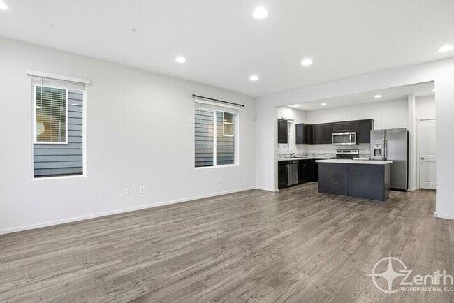 Building Photo - 11745 NE 22nd Way