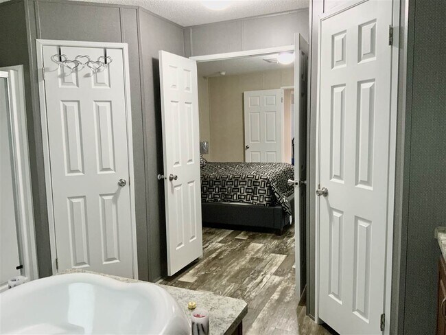 Building Photo - 9813 Woodville Hwy