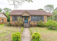 Building Photo - Charming 3 Bed House In Park Hill