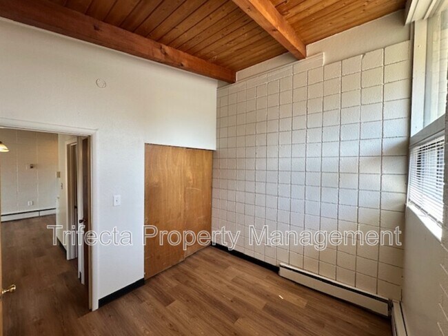 Building Photo - 610 Parker St