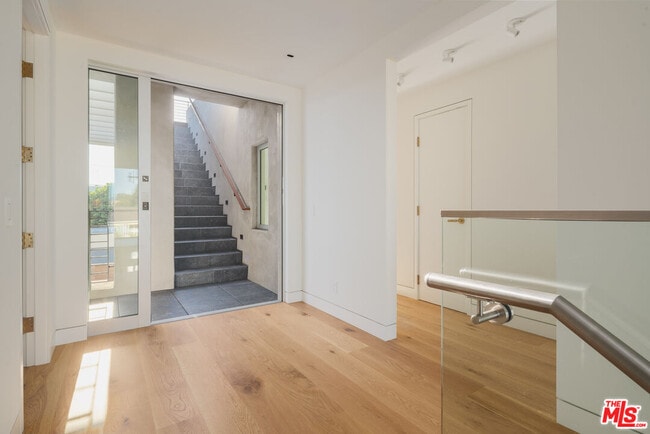 Building Photo - 2801 Sanborn Ave