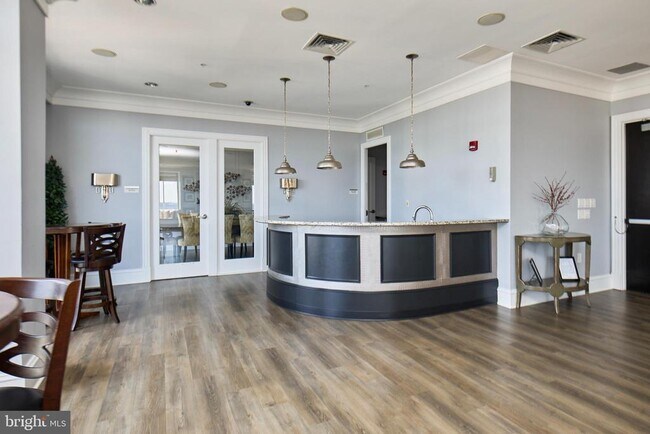 Building Photo - 851 N Glebe Rd