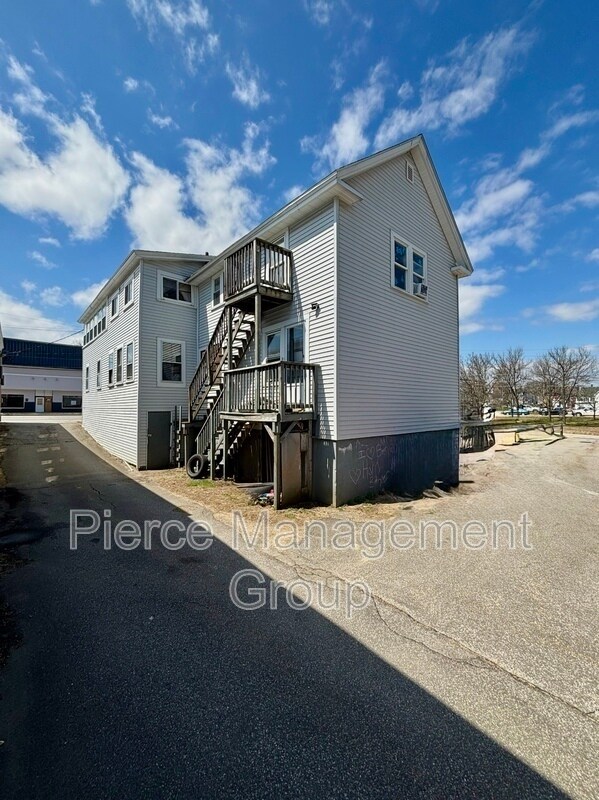 Building Photo - 111 S Main St