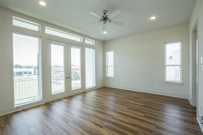 Building Photo - 1616 Edwards St