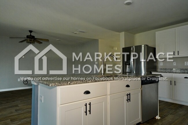 Building Photo - 26035 Gilmore Way