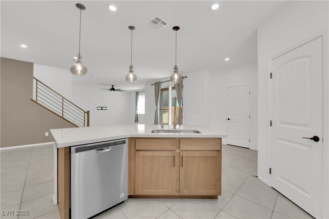 Building Photo - 8035 Skye Foxx St