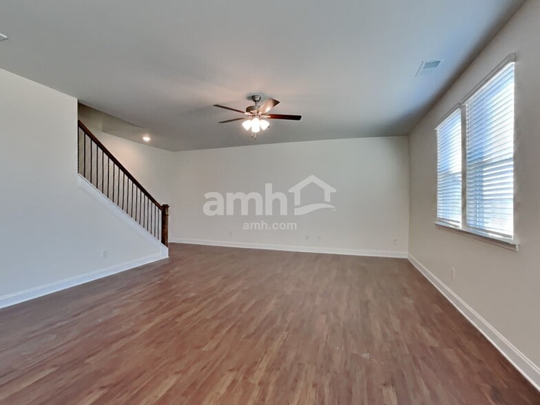 Building Photo - 161 Hazel Pk Dr