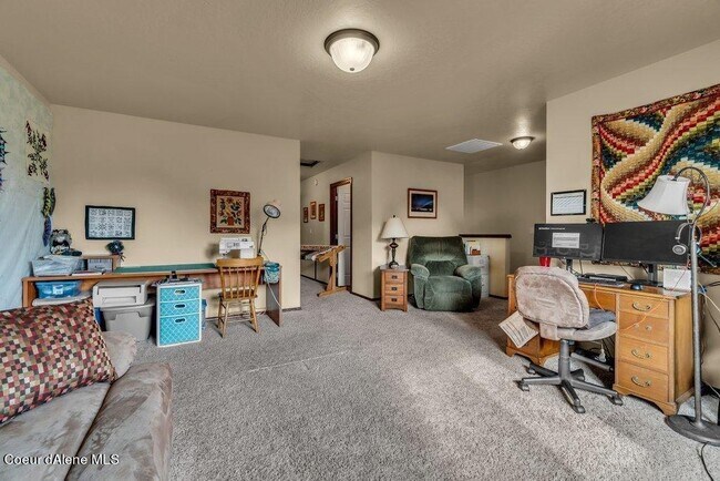Building Photo - 8428 N Boysenberry Loop
