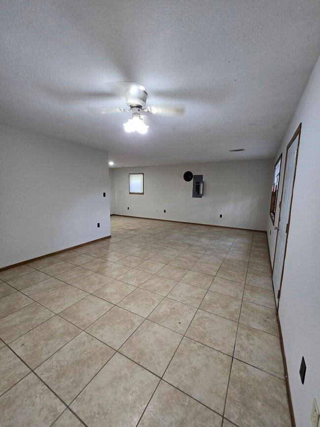 Building Photo - 3813-3815 Hinkson Creek Rd.