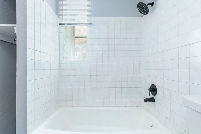 Building Photo - 6100 Nassau Rd