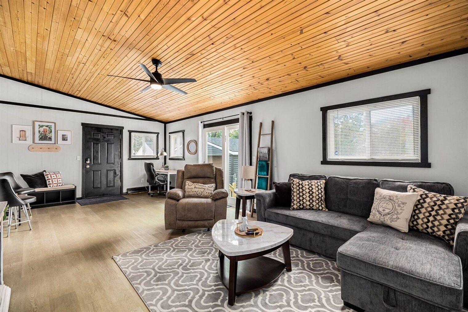 Building Photo - 14924 E 10 Mile Rd