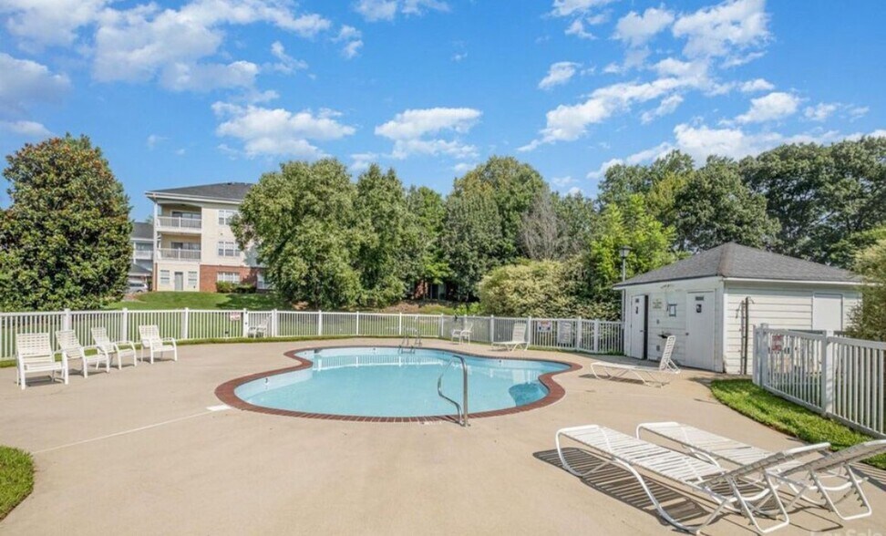 Building Photo - 9066 Meadow Vista Rd