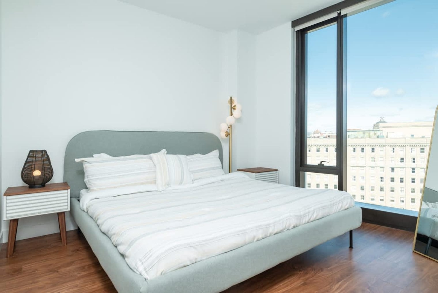 Building Photo - 212 Stuart St