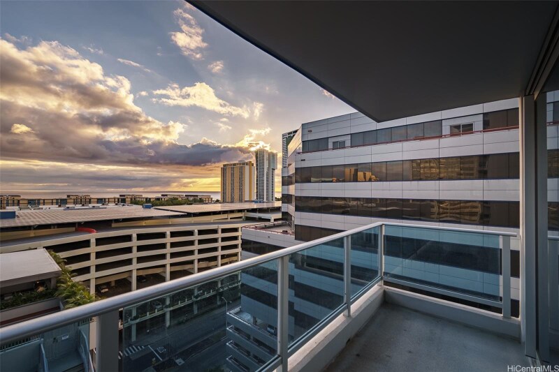 Building Photo - 1391 Kapiolani Blvd