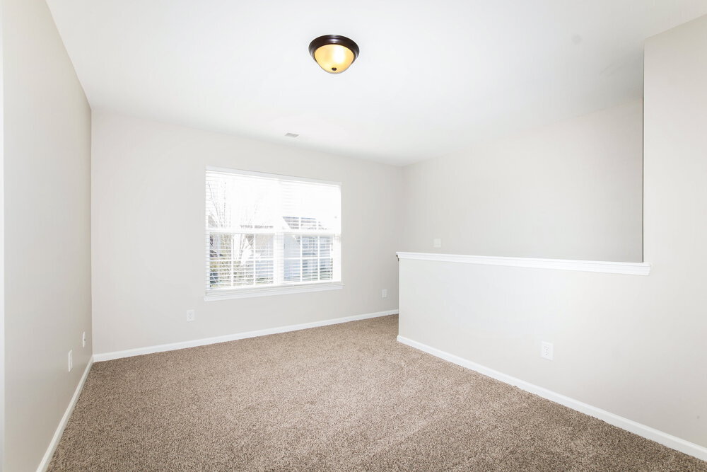 Building Photo - 6694 Sequoia Hills Dr
