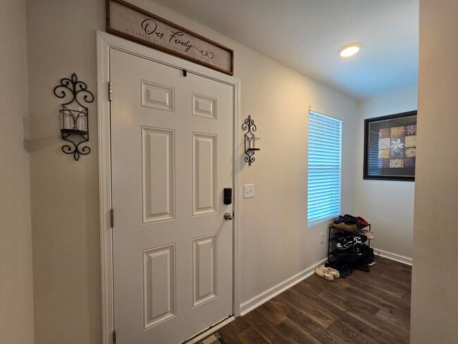 Building Photo - 1762 Camazay Dr