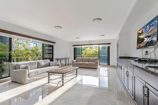 Building Photo - 575 Crandon Blvd